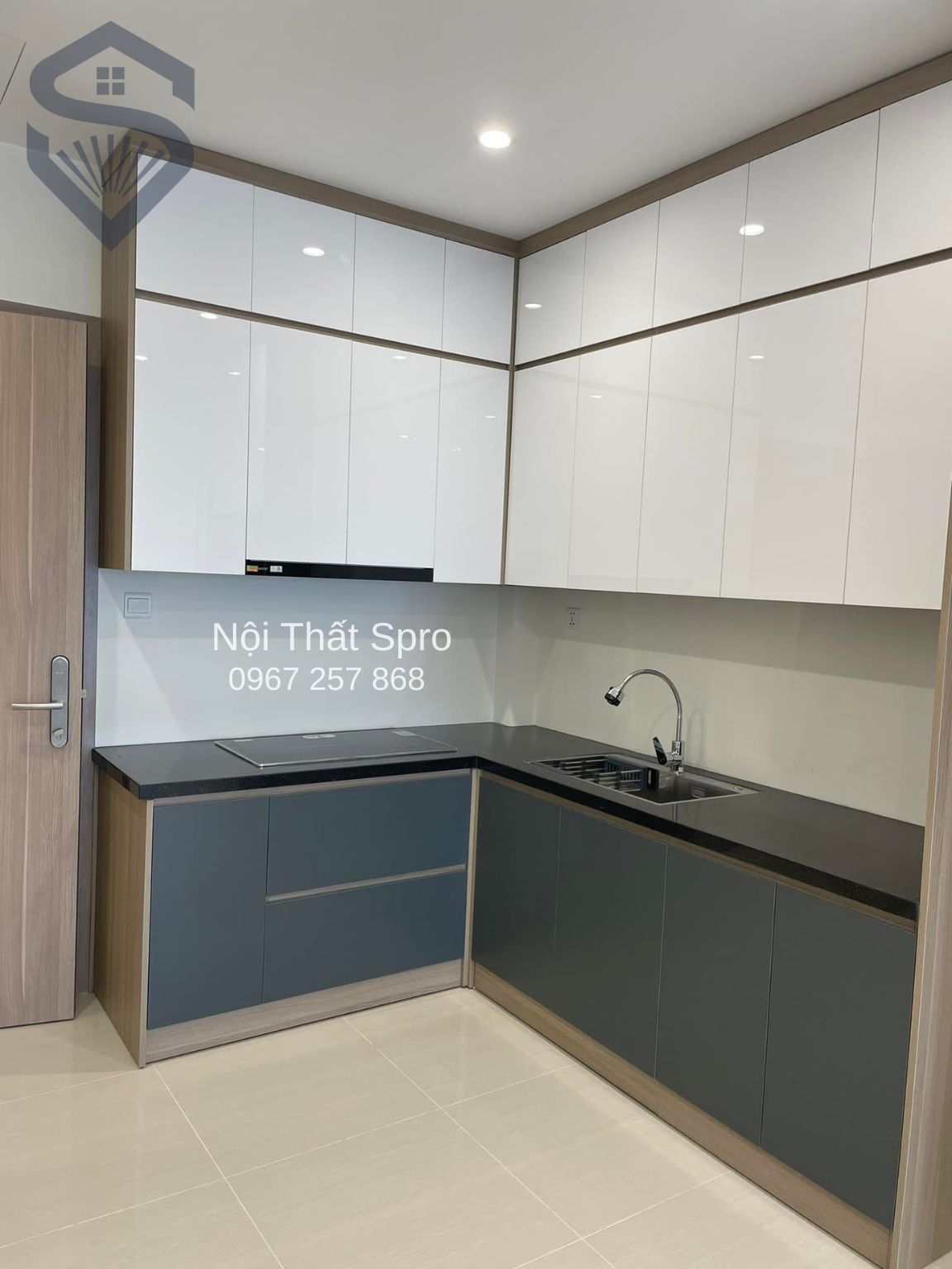 mẫu tủ bếp acrylic đẹp phù hợp nhà ống Hưng Yên