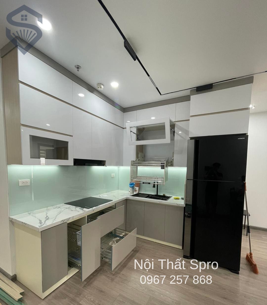 tủ bếp acrylic thi công nhanh gọn tại Hưng Yên